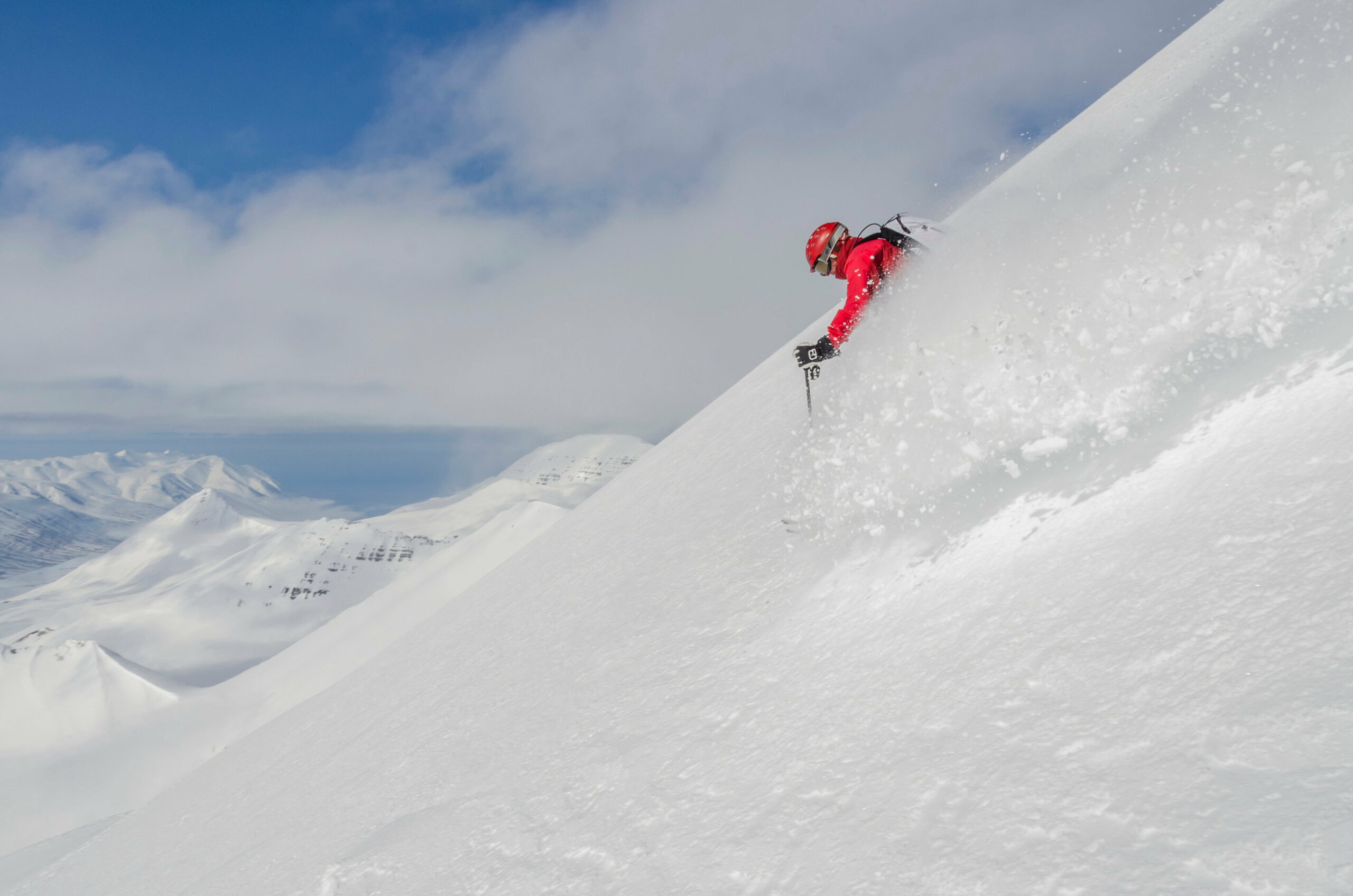 Island Akureyri Troll-Halbinsel Skioadalur Klaengsholle Lodge Arctic Heli Skiing mit Bergmenn Mountain Guides