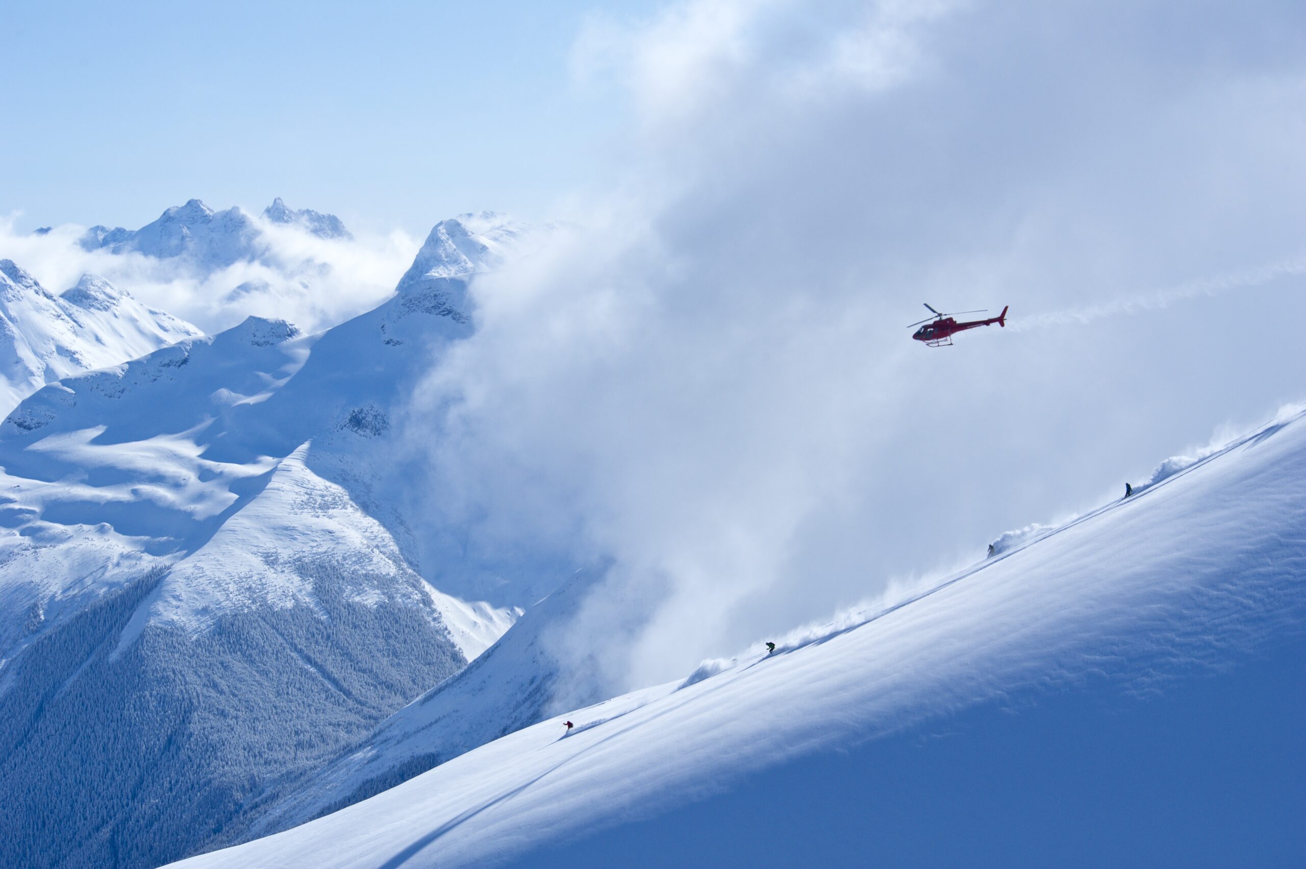 bella-coola-heli-skiing-1